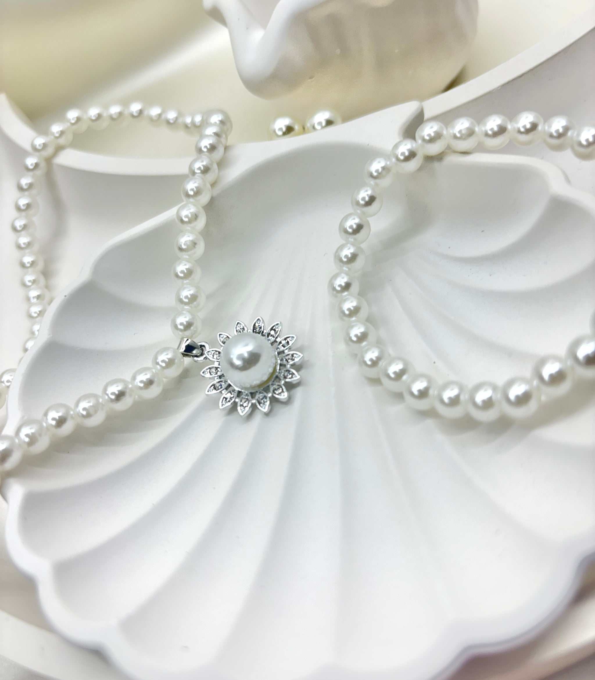 Eternal Halo Pearl Set