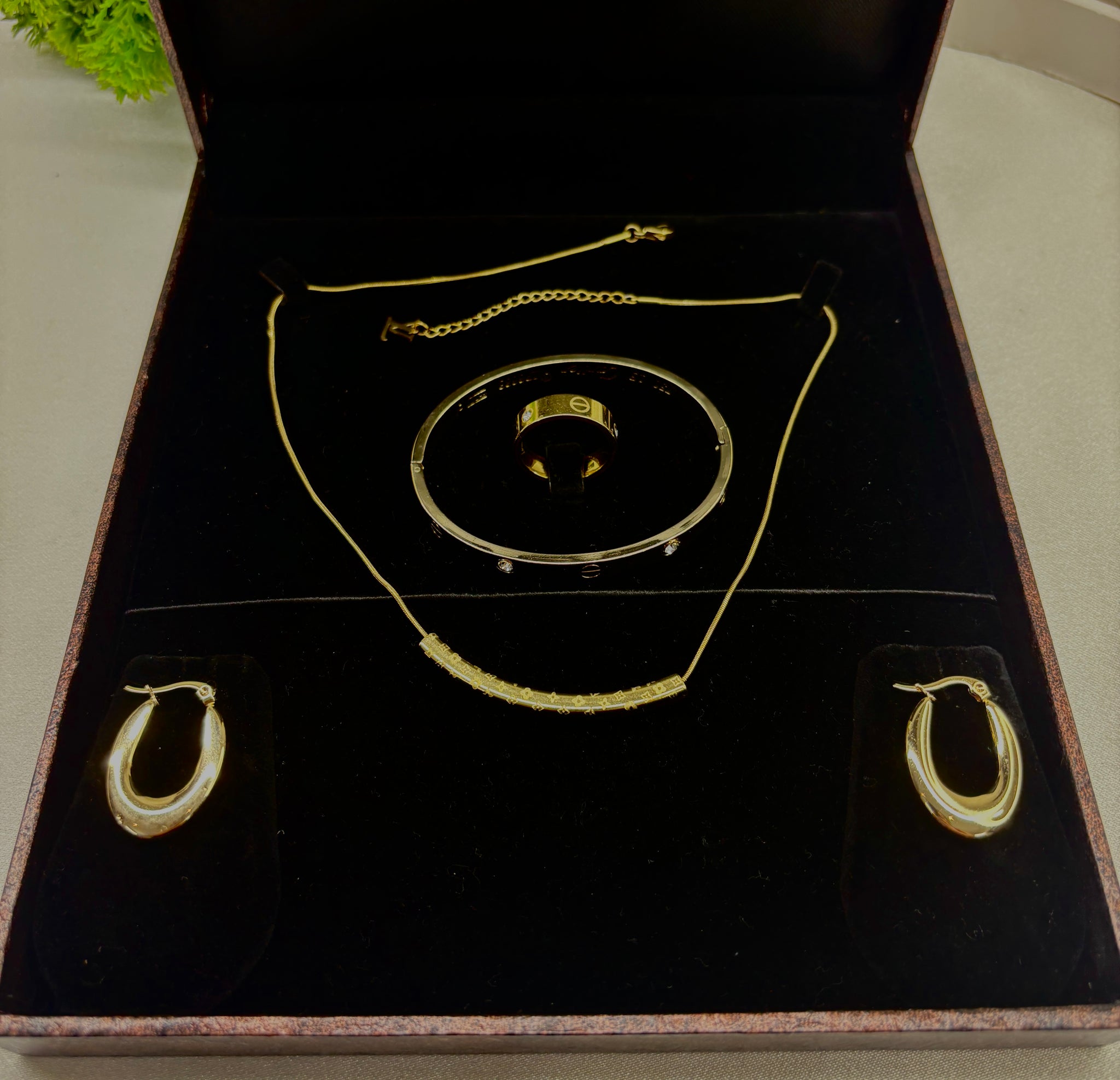 The Golden Versatility Set