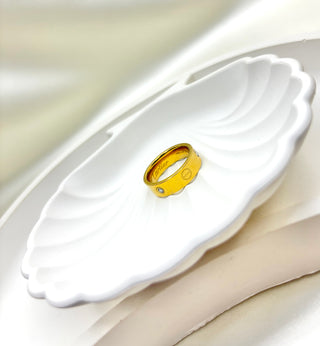 Luxe Radiance Gold Band Ring