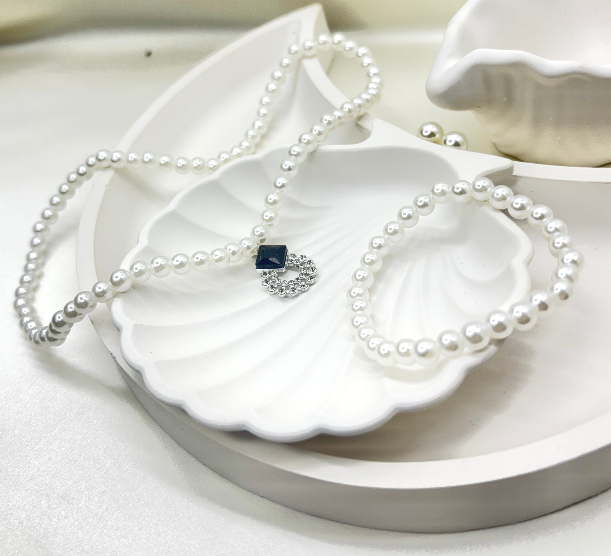 Noir Bloom Pearl Set