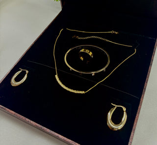 The Golden Versatility Set