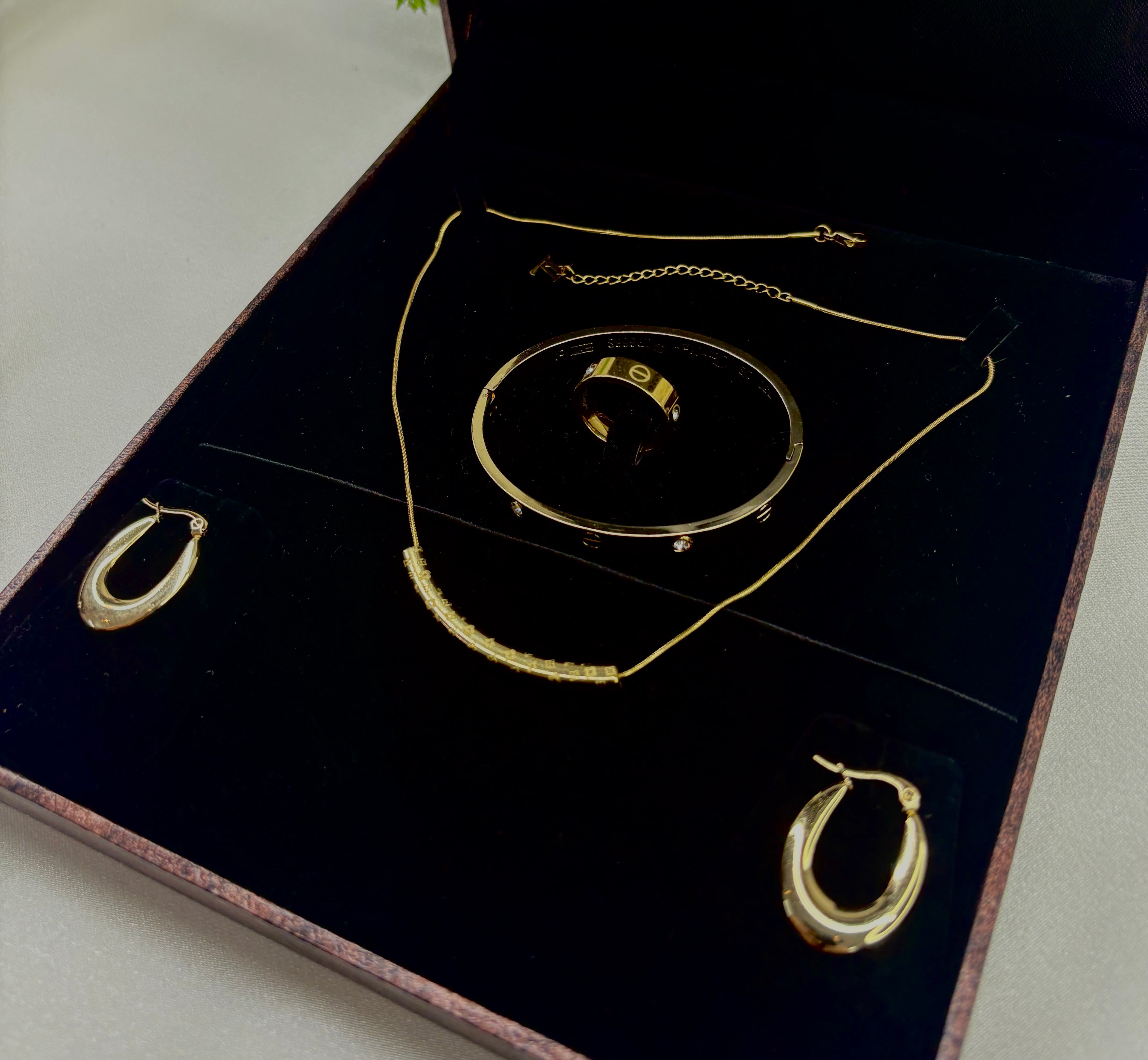 The Golden Versatility Set