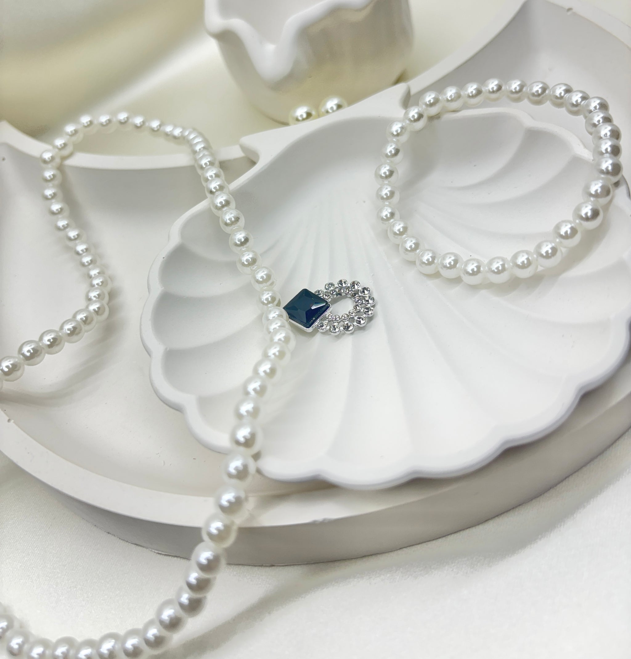 Noir Bloom Pearl Set