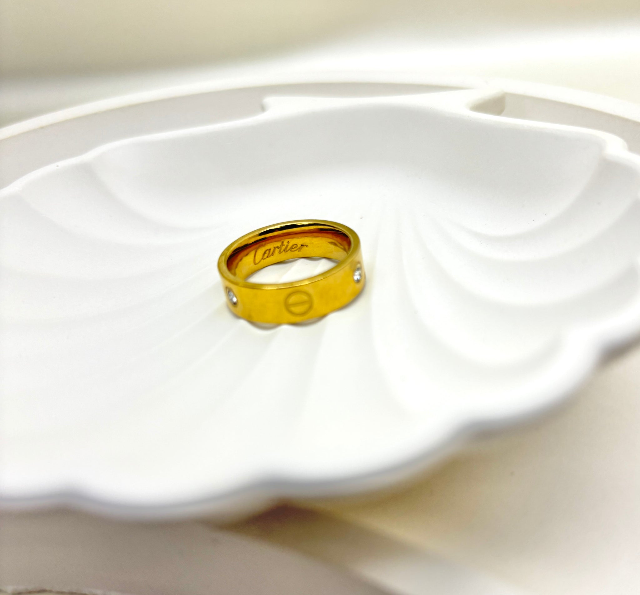 Luxe Radiance Gold Band Ring