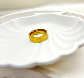 Luxe Radiance Gold Band Ring