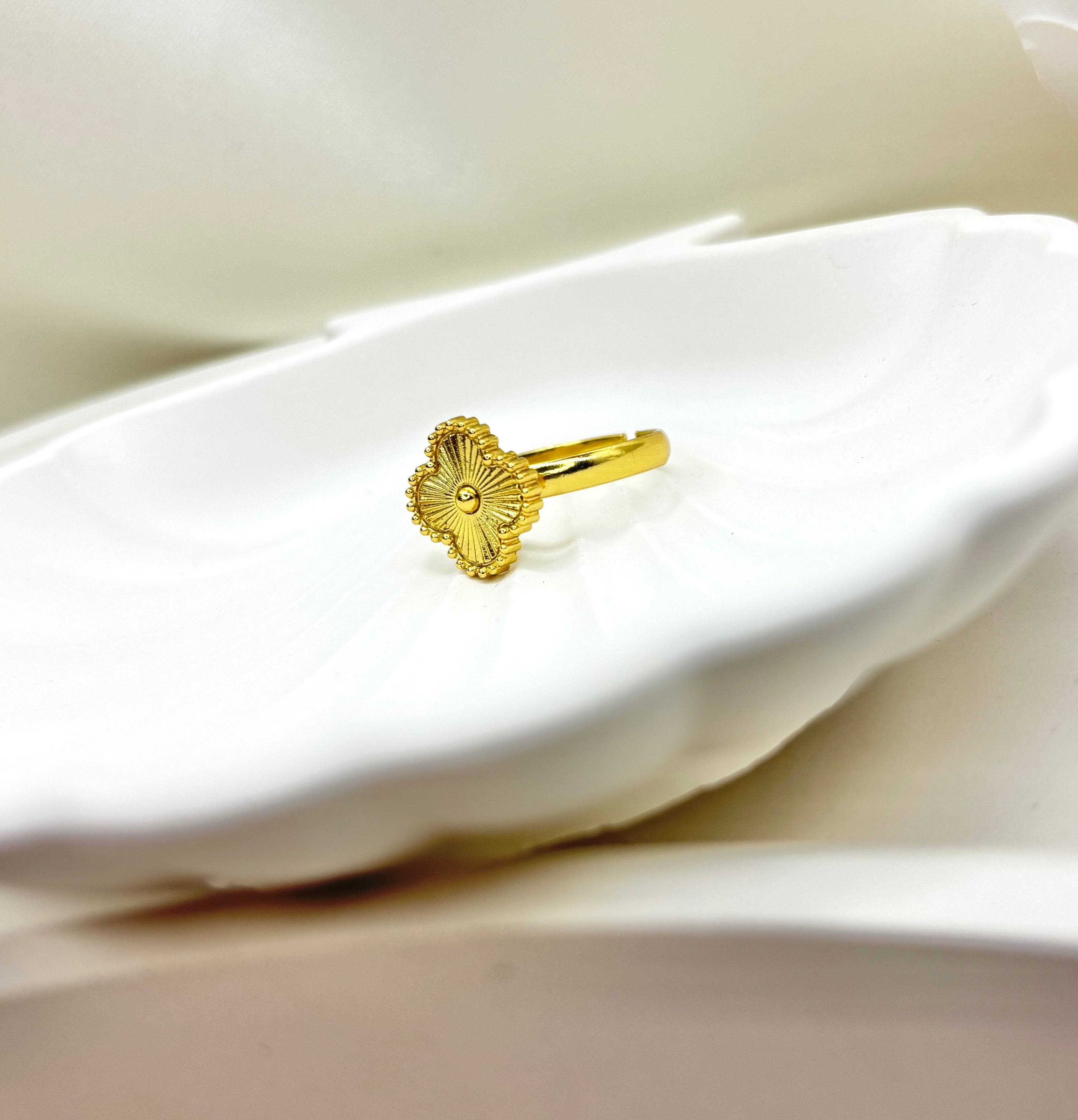 Golden Radiance Clover Ring