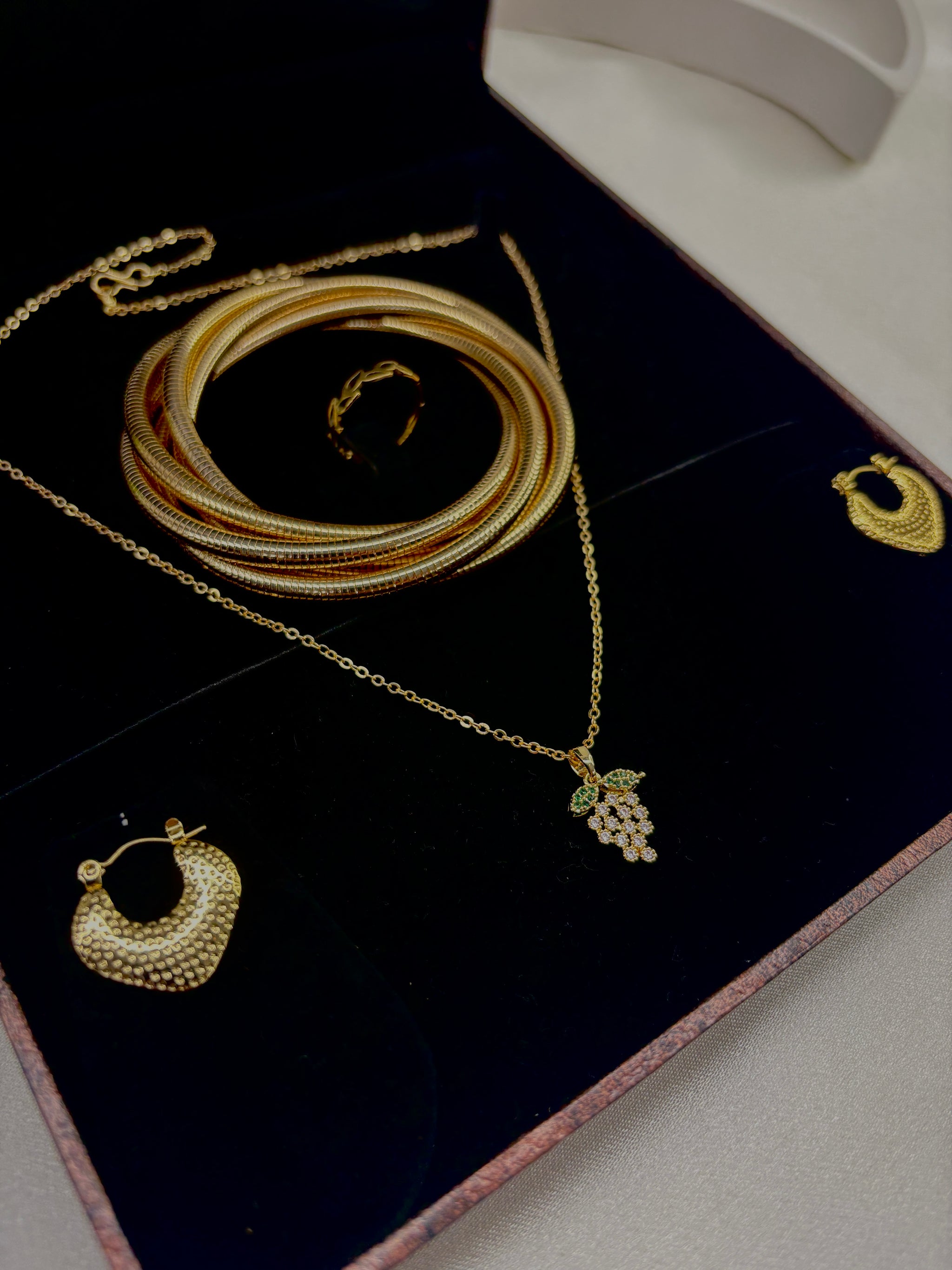 Golden Vineyard Gift Combo Set