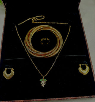 Golden Vineyard Gift Combo Set