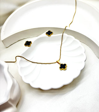 The Midnight Clover Pendant Set