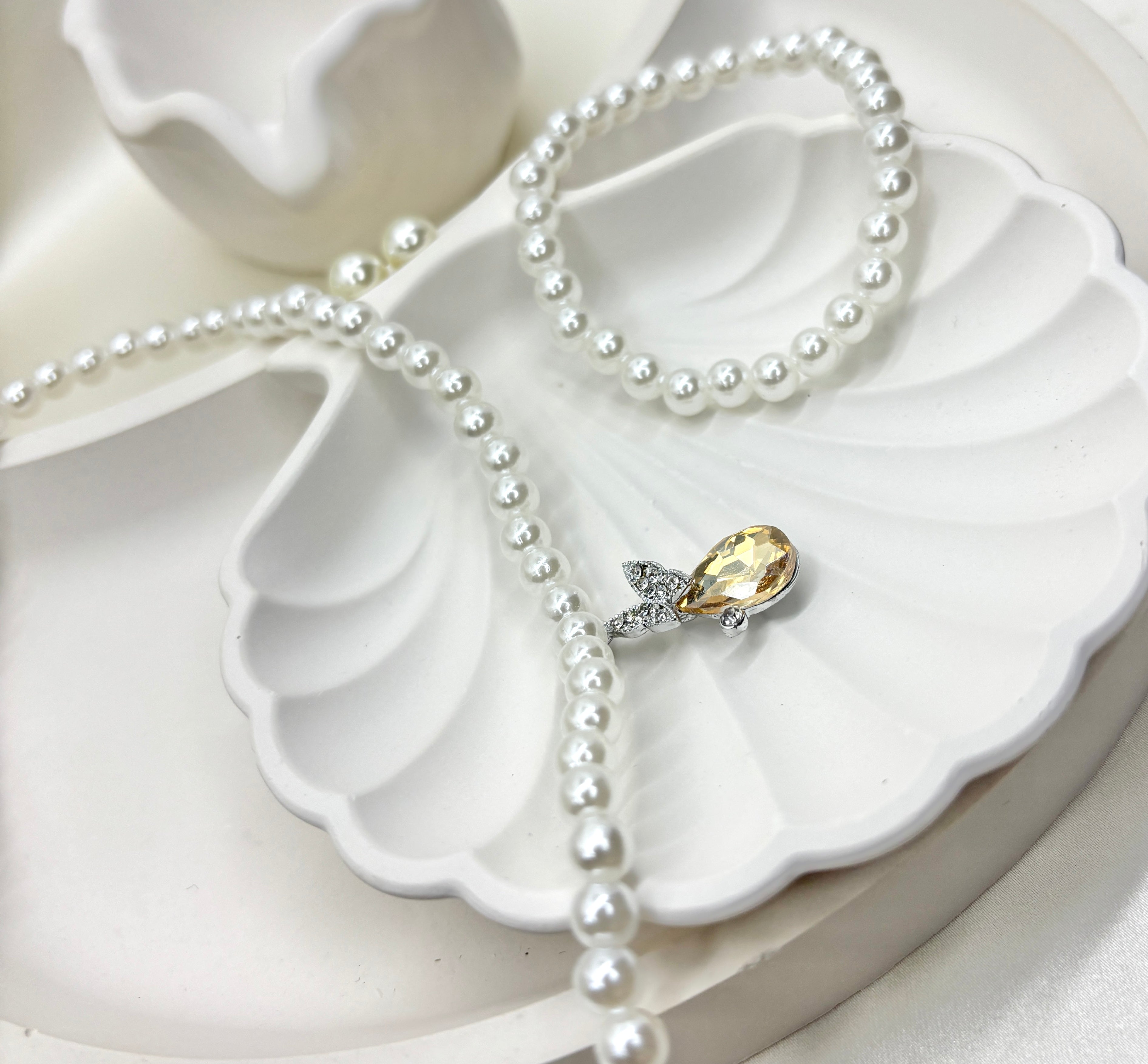 The Pearl Flutter Set