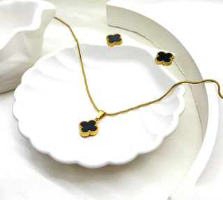 The Midnight Clover Pendant Set